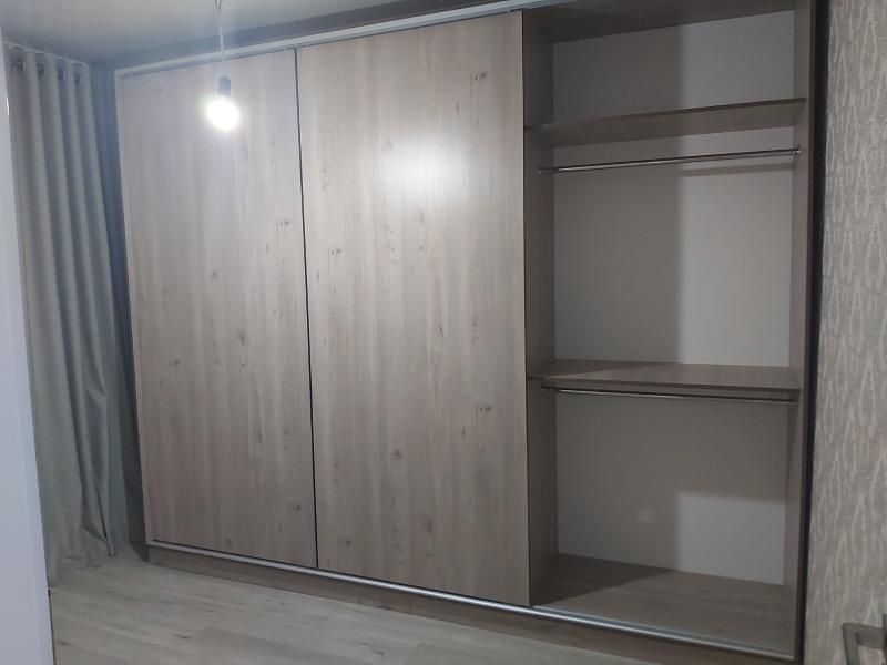 Гардеробный шкаф с комодом