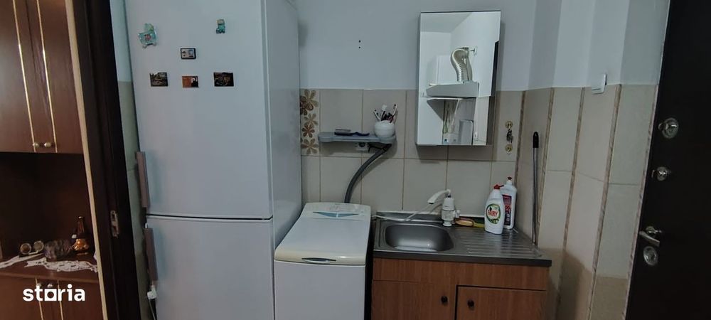 Garsoniera zona Cornisa etaj 3