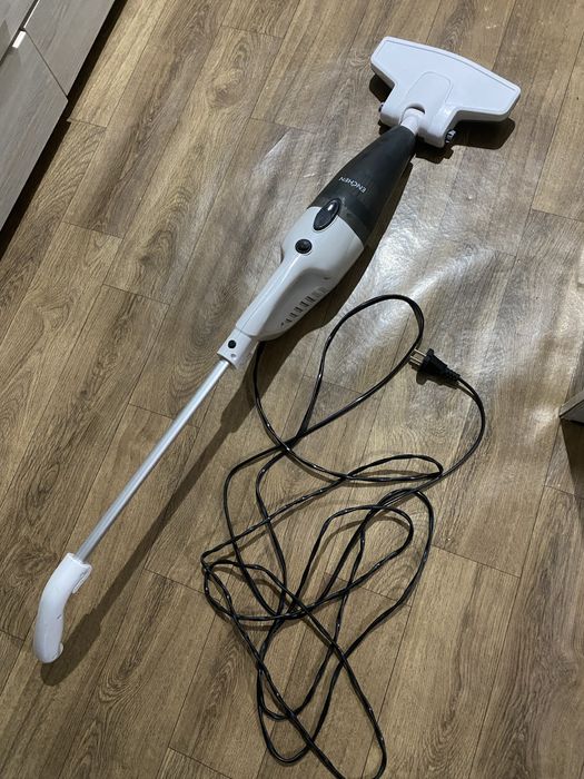 Вертикальный ручной пылесос