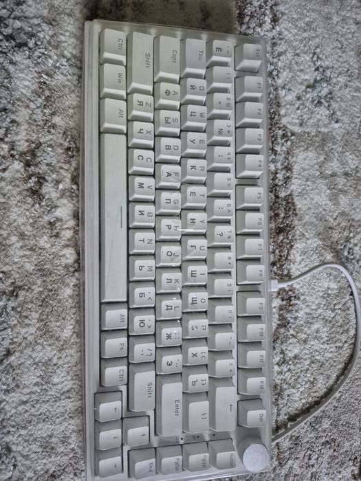 Продам клавиатуру Ajazz ak820