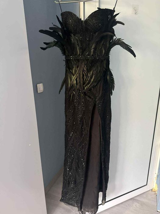 Черна рокля официална!