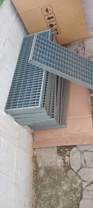 Trepte metalice zincate