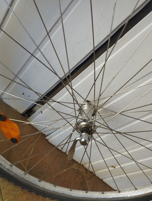 Vând roti de 28 și 24