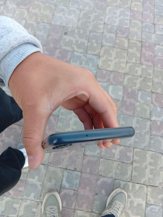 Продам Samsung a13 64/6