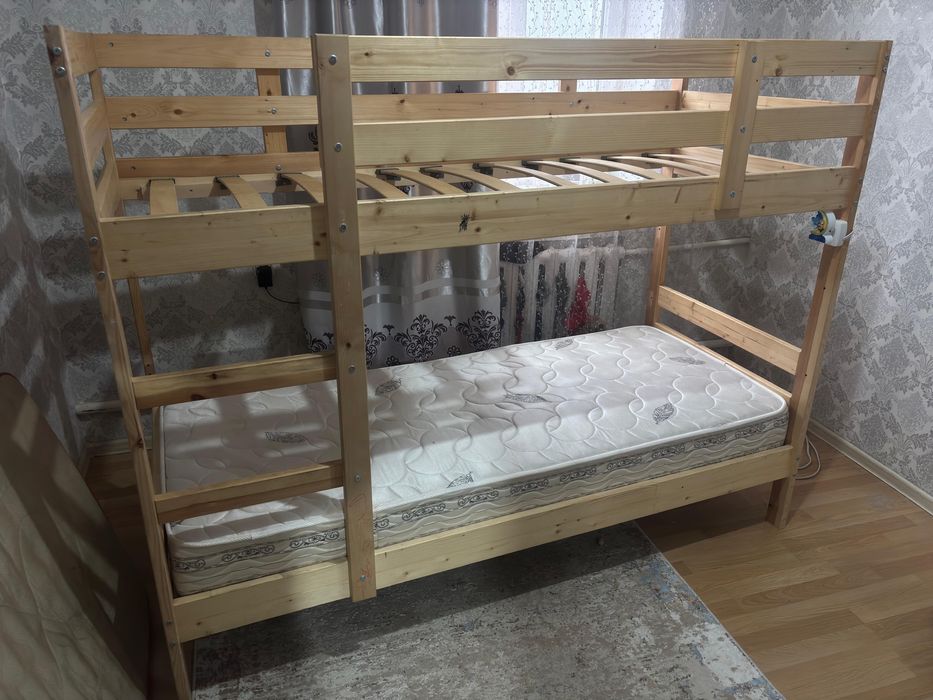 Продам двухъярусную кровать б/у в хорошем состоянии