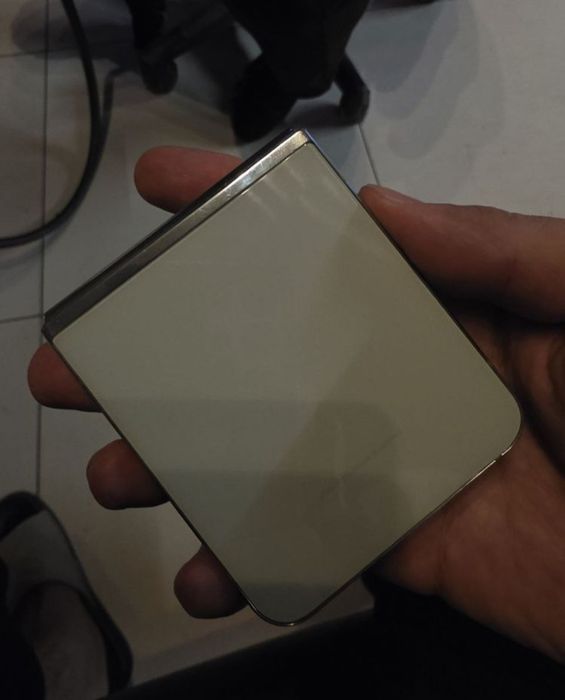 Zflip 5 obmen 256tali Korea