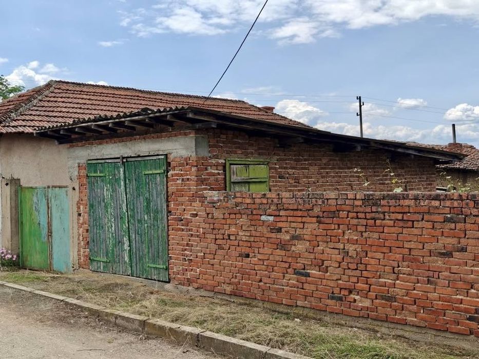 Къща в с.Гранит на 50км от гр.Пловдив