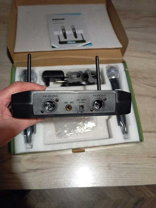 Set 2 Microfoane Wireless si Receiver UHF GLXD4 Shure Beta 58A