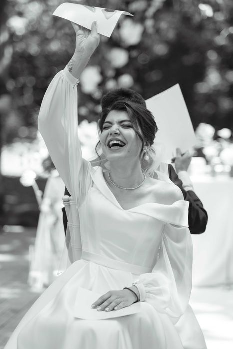 Fotograf, documentez evenimente, realizez portrete. Educație artistică