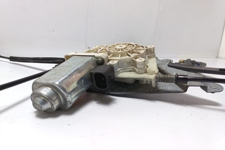 Macara stanga fata cu motoras Ford Street KA prima generatie