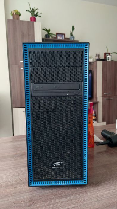 Настолен компютър в отлично състояние