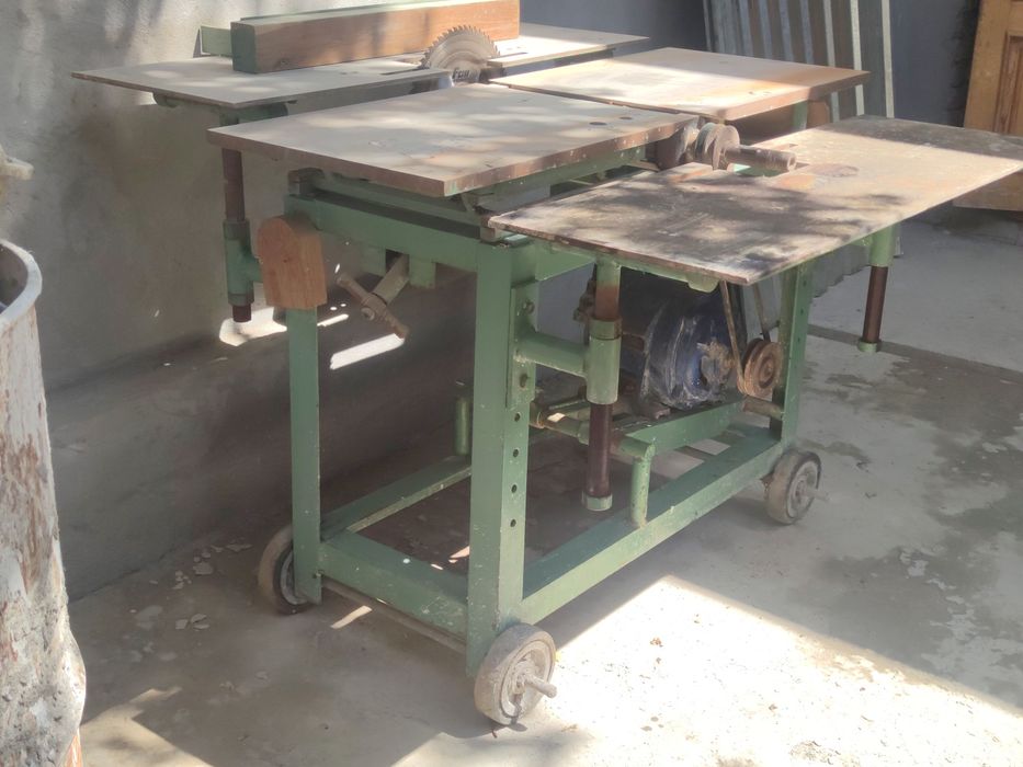 Станоклар сотилади 4 та унверсал, фрезир, лўбзик, трноқ очишга фрезир