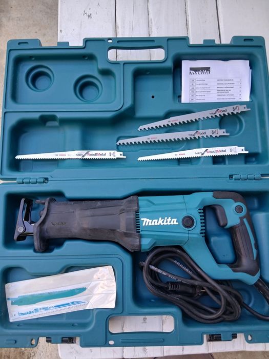 Fierastrau sabie Makita