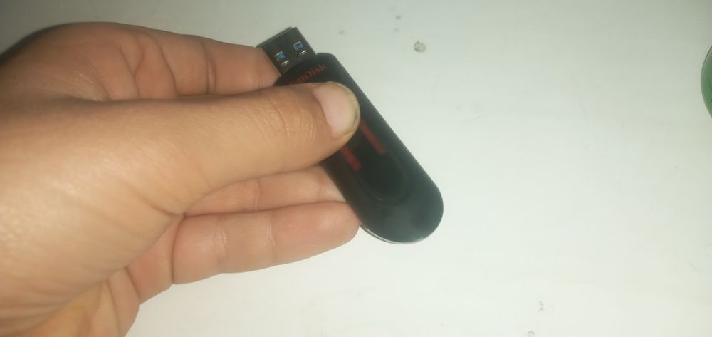 Sandick 32 gb fleshka