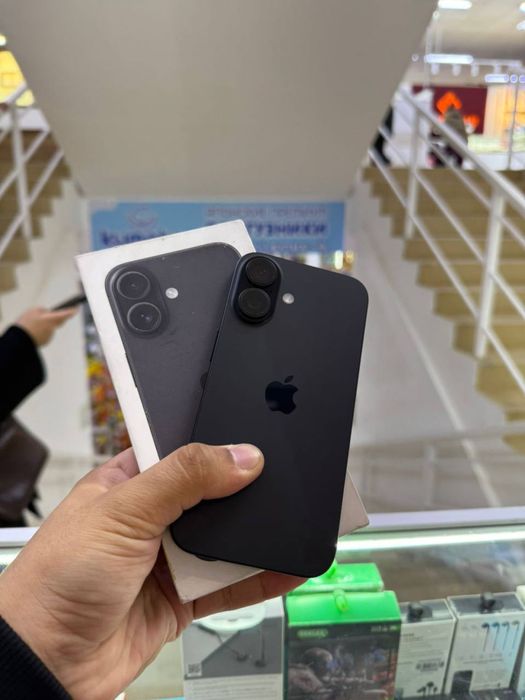 iPhone 16 1году гарантия есть