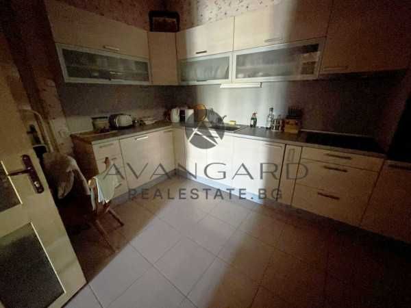 Продава се Къща в Пловдив, Център - 261 кв.м за 1610 €/кв.м - Снимка #1