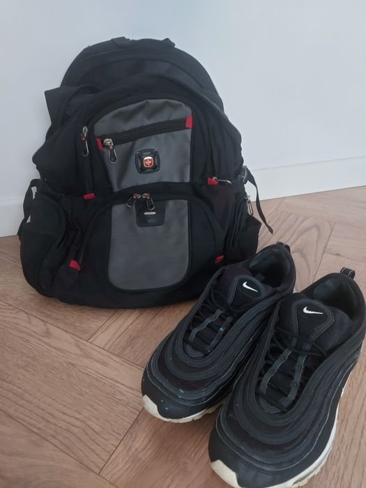 Продам рюкзаки и кроссовки