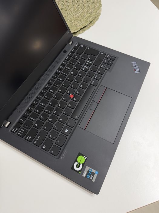Lenovo ThinkPad T14S-i7 11th-32gbram-1tb Ssd-4K-sim4G -win11