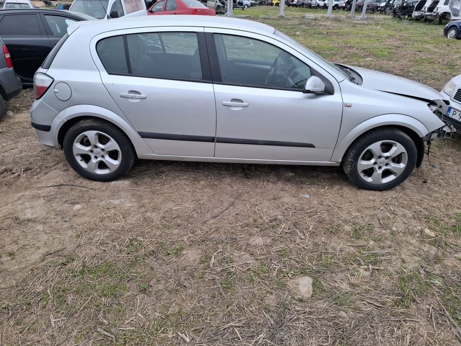 Dezmembrez Opel astra h 1.7dti si 1.3cdti/capota astra h/bara fata ast