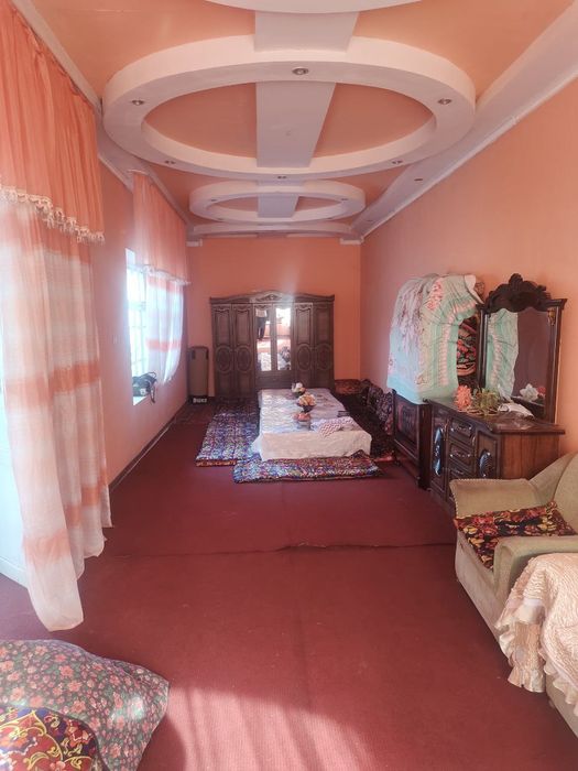 6 сотикли ховли Уй сотилади ёки 5-микрарайондеги домларга бартер