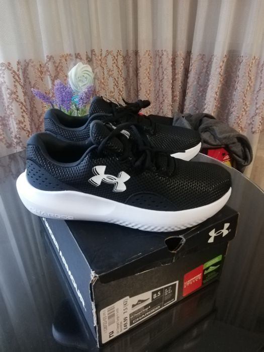 Vând adidași pentru barbati