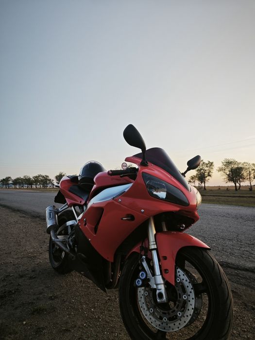 Продам мотоцикл Yamaha R1 2001г, 1000сс