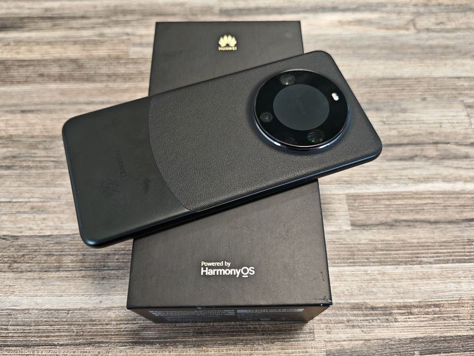 Като нов Huawei Mate 60 Pro 12GB RAM 1TB Black