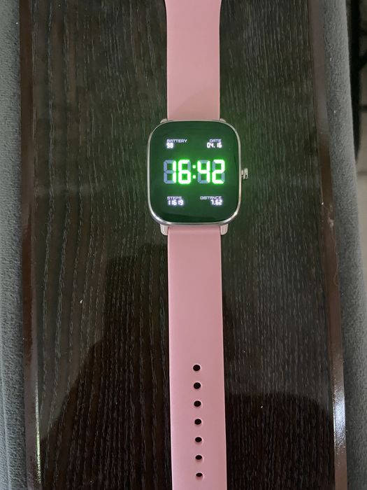 Продам Смарт часы в идеальном состоянии, пару раз одевались