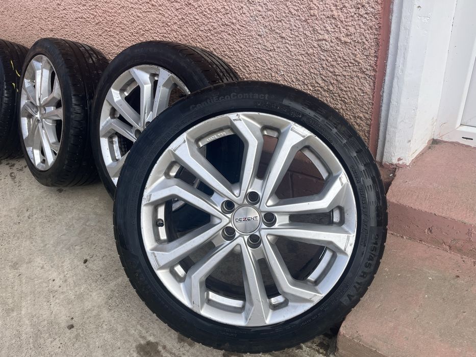 Vand jante dezent pe 17 cu tot cu cauciucuri continental