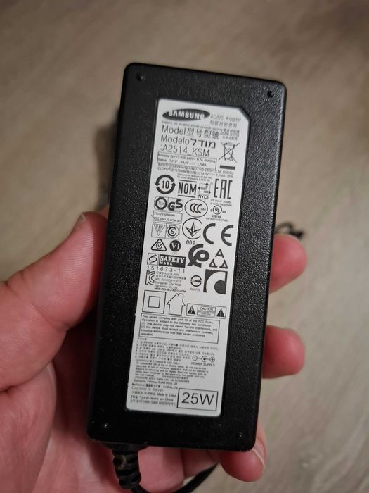 Incarcator original laptop SAMSUNG 25W,14V, 1,78A, 75 lei,doar in Cluj