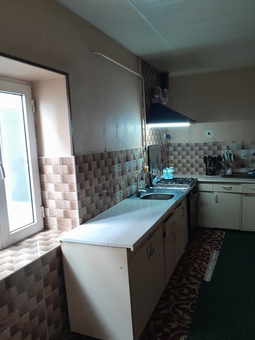 Huvaydo mahallasida uy sotiladi