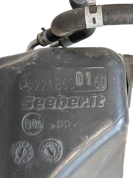 Vas Lichid De Spalare Parbriz Cu Pompita Mercedes-Benz S-Class Ii W221