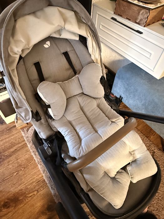 Коляска детская Joie Versatrax