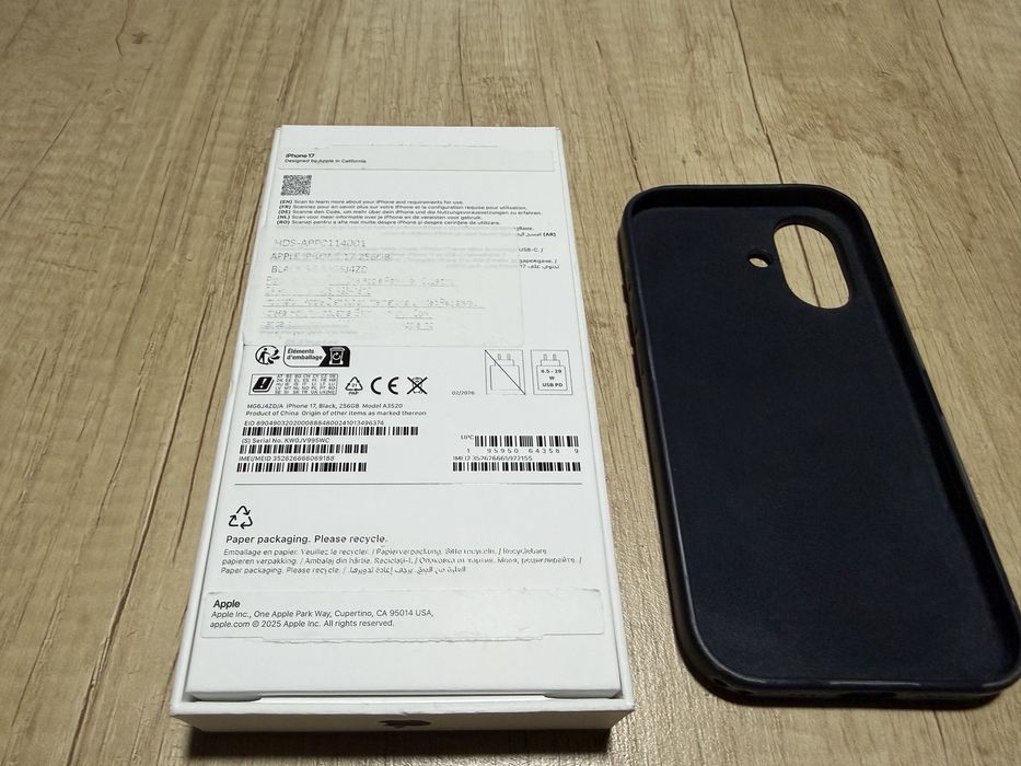 Iphone 17 Black 256GB  si Iphone 13 Mini 128Gb