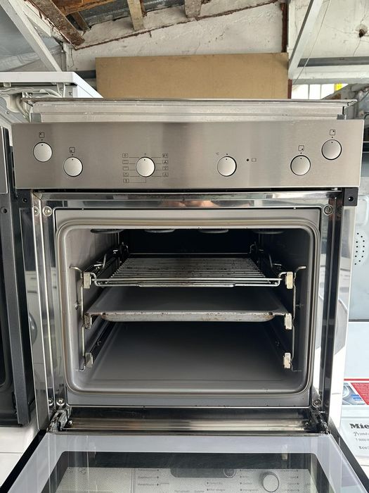 Печка +гаранция 1 година. MIELE, Конвекция. Керамичен плот. Безплатна доставка за София