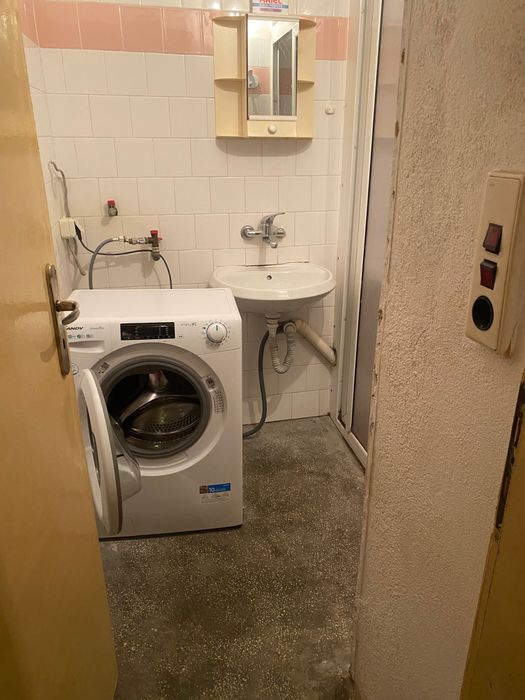 Продава къща на асфалтов път