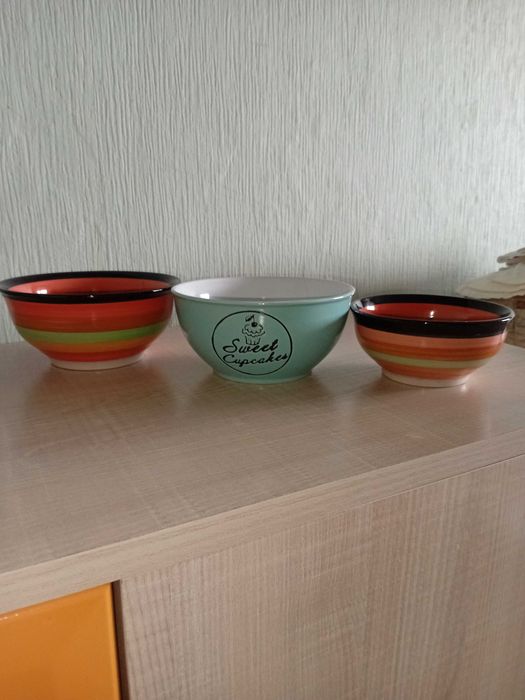 Чашки керамические, розетки стеклянные, кружки