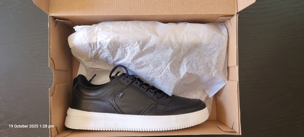 QS сникърси 43 черни нови