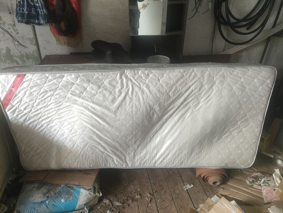 Отдам матрас даром