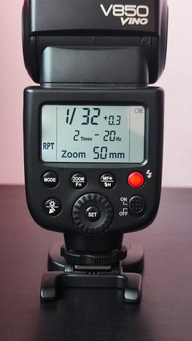 Светкавица Godox V850 Ving с включени Wireless Remote Control, speedlight stand, батерия, калъф и зарядно