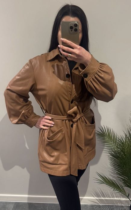 риза от изкуствена кожа. стилен, модерен цвят