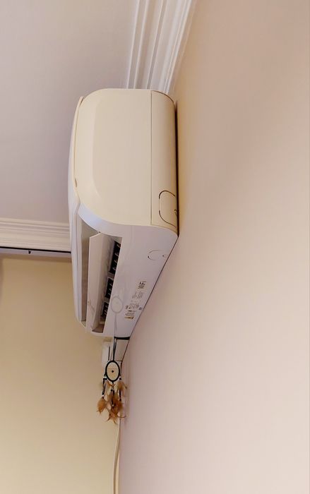 Продавам климатик Haier