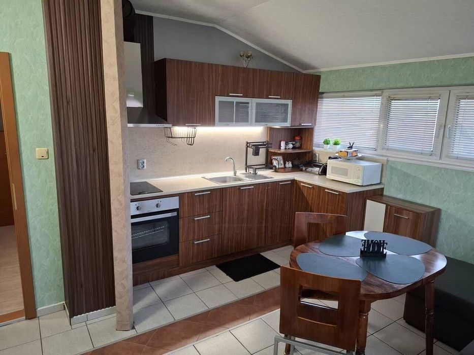 Тристаен, под наем, кв. Сарафово