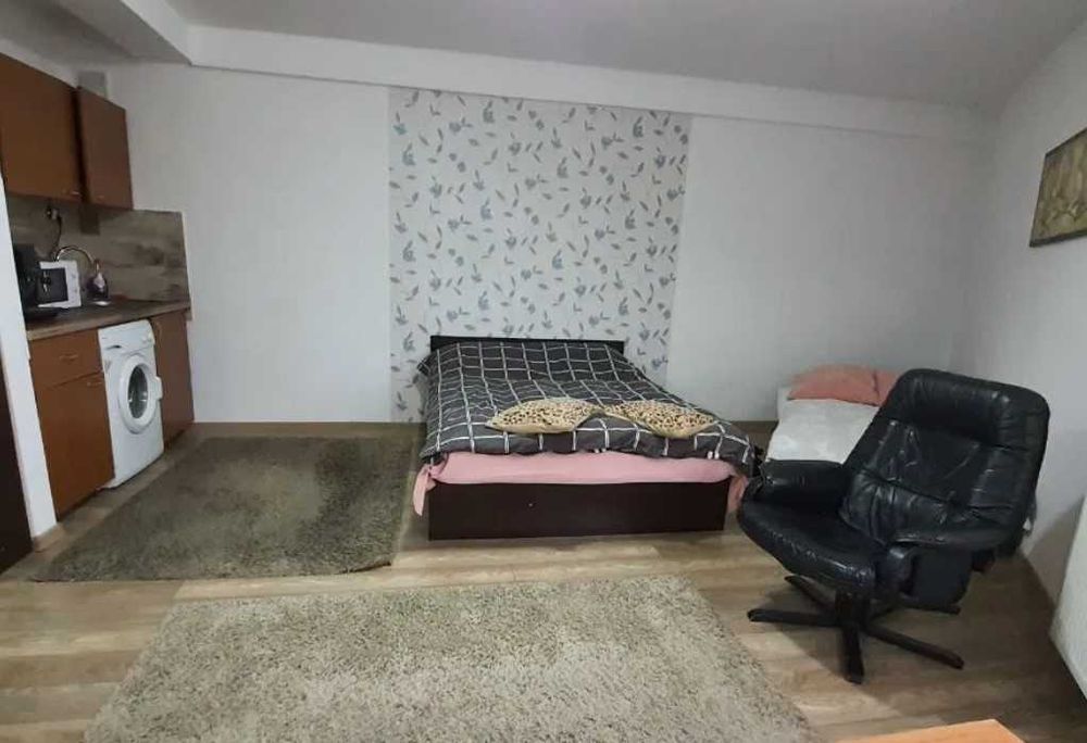 Дава се под наем Двустаен апартамент в Пловдив, Коматево - 65 кв.м за 341.7 € - Снимка #1