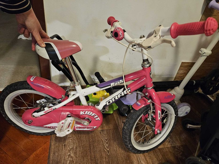 bicicleta fetite roz