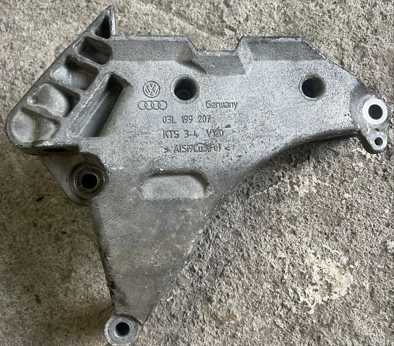 Конзола/Лапа за двигател 03L  199 207 VW Audi Skoda Seat