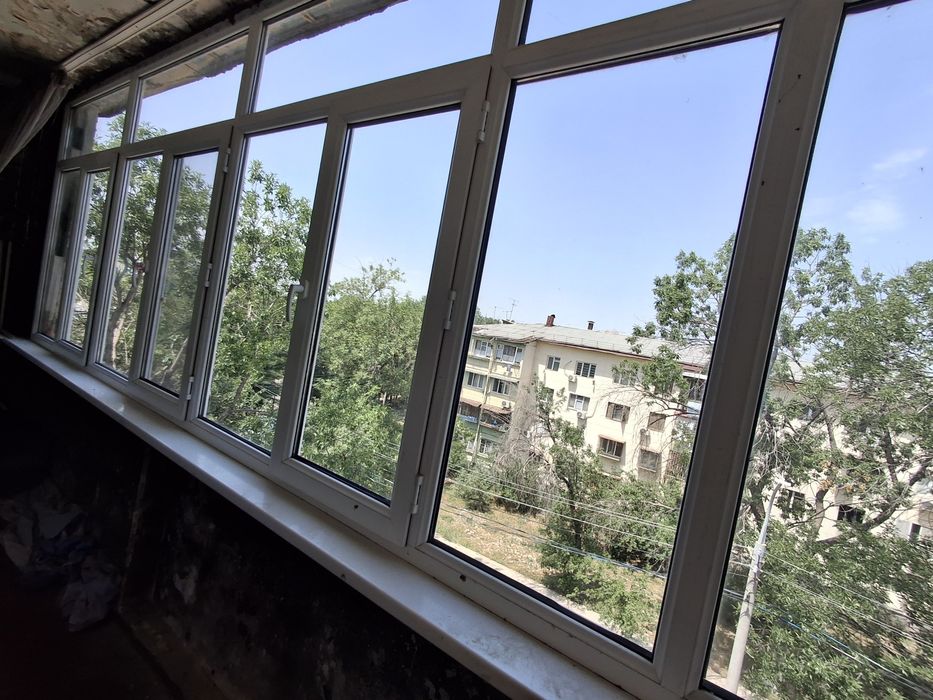 Продам балконные рамы б/у Akfa imzo