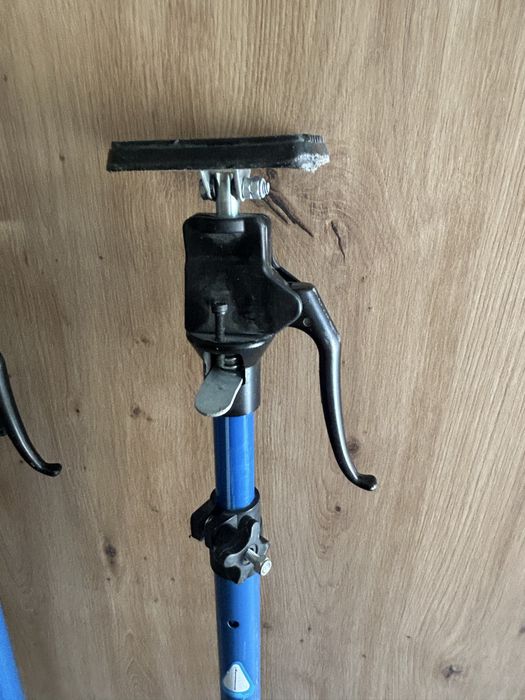 Tije telescopice reglabile