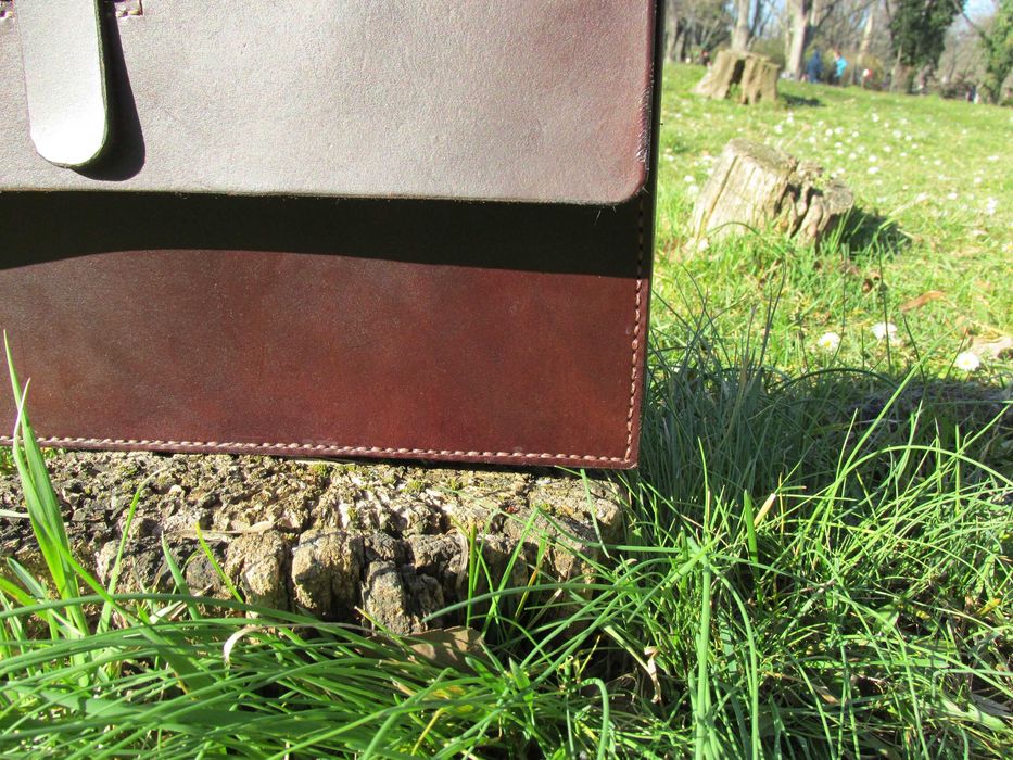 Кожена чанта - ръчно изработена