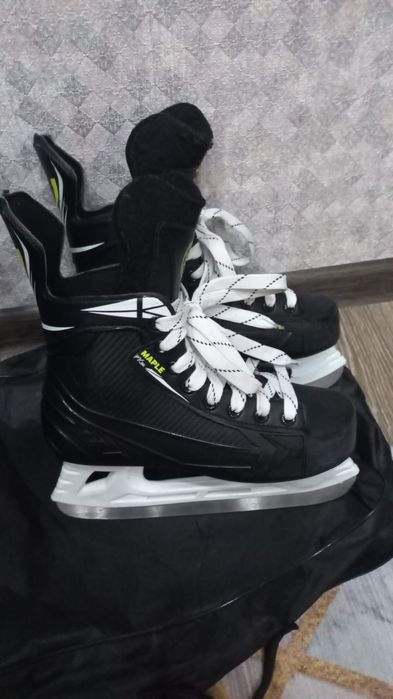 Коньки чёрные 39 размер